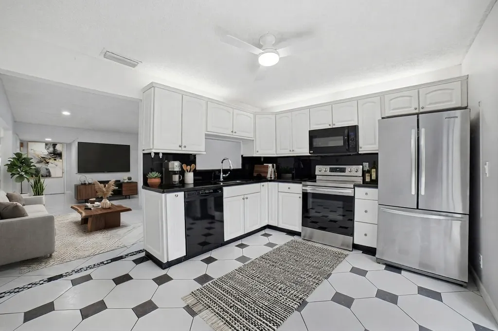 5284 Breadfruit Circle Delray Beach FL 33484