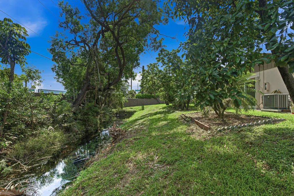 5284 Breadfruit Circle Delray Beach FL 33484