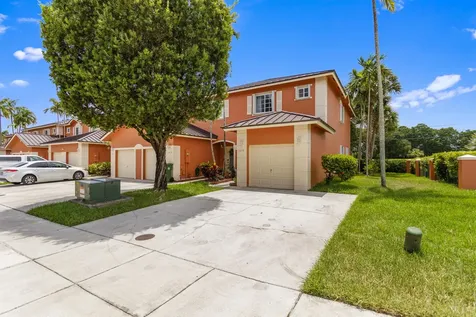 1216 NW 100th Avenue Pembroke Pines FL 33024