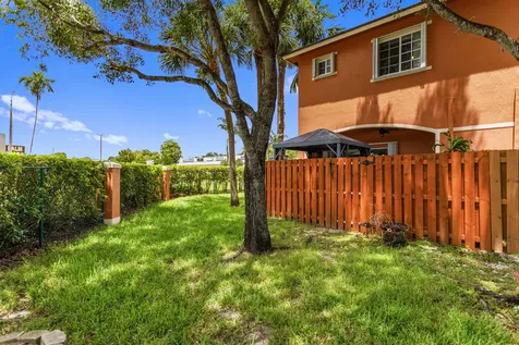 1216 NW 100th Avenue Pembroke Pines FL 33024