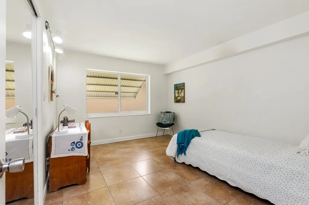 2870 NE 18th Street Pompano Beach FL 33062