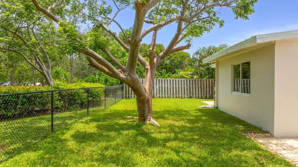 2870 NE 18th Street Pompano Beach FL 33062