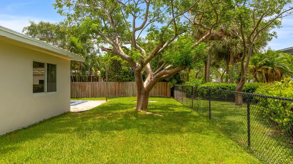 2870 NE 18th Street Pompano Beach FL 33062