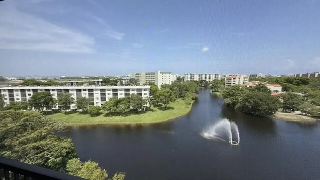2334 S Cypress Bend Drive Pompano Beach FL 33069