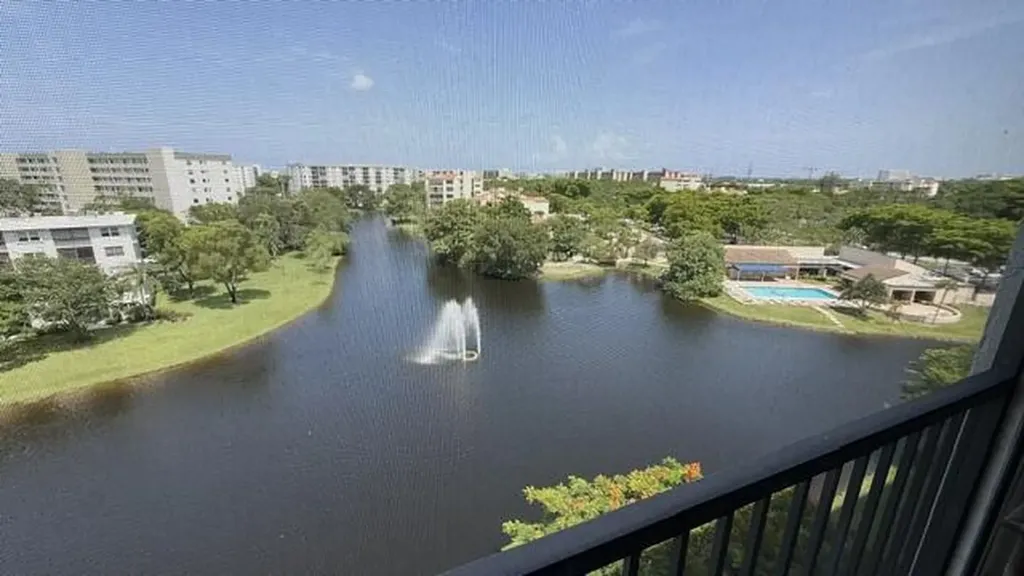 2334 S Cypress Bend Drive Pompano Beach FL 33069