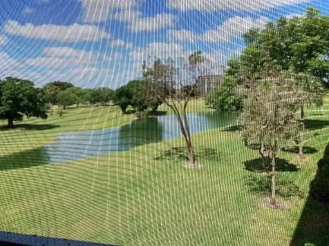 565 Oaks Lane Pompano Beach FL 33069