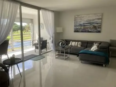 565 Oaks Lane Pompano Beach FL 33069