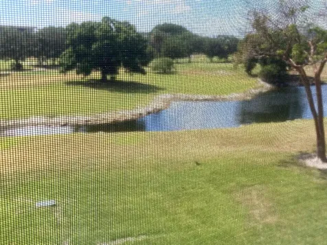 565 Oaks Lane Pompano Beach FL 33069
