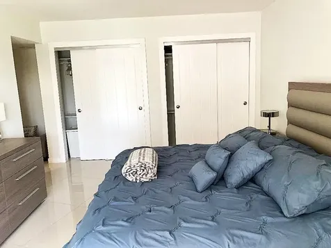 565 Oaks Lane Pompano Beach FL 33069