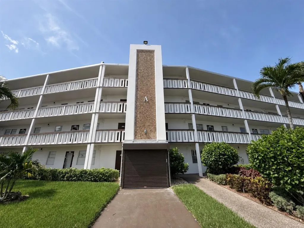 2005 Hythe A Boca Raton FL 33434