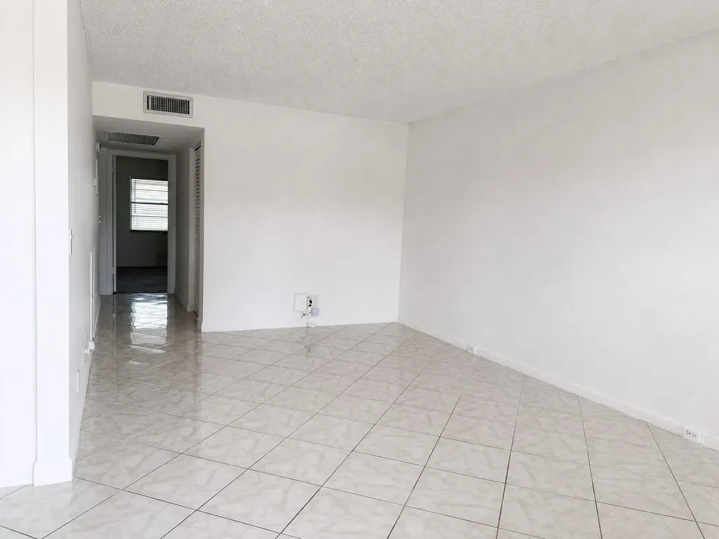 2005 Hythe A Boca Raton FL 33434