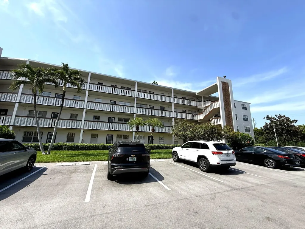 2005 Hythe A Boca Raton FL 33434