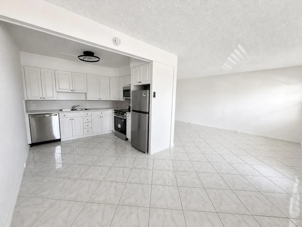 2005 Hythe A Boca Raton FL 33434