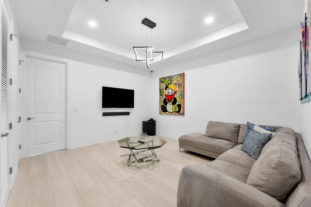 100 NW 69th Circle Boca Raton FL 33487