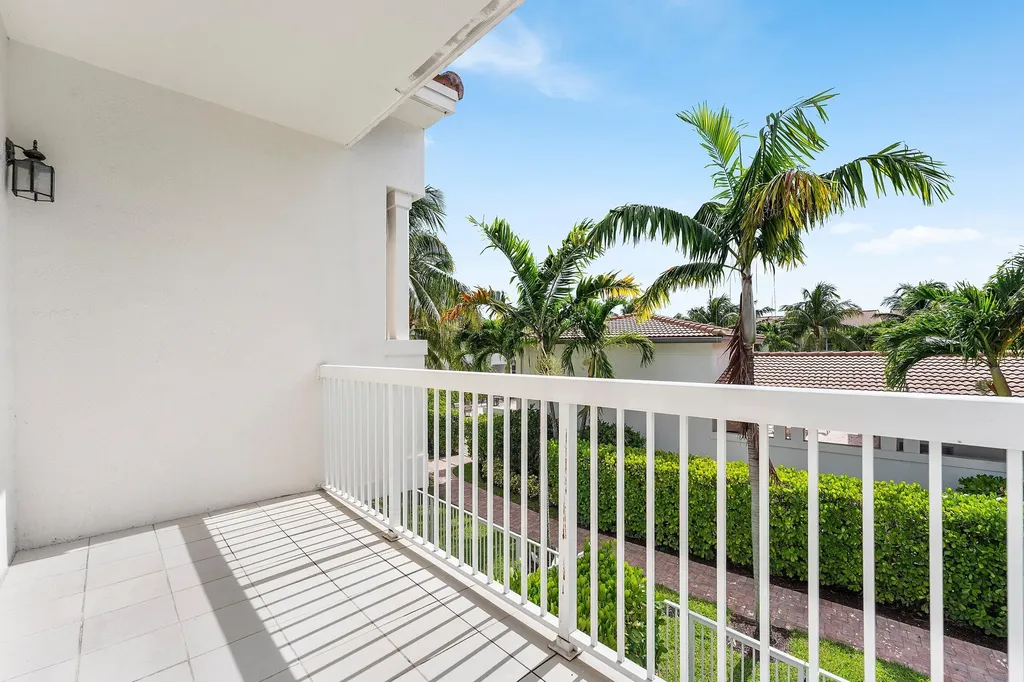100 NW 69th Circle Boca Raton FL 33487