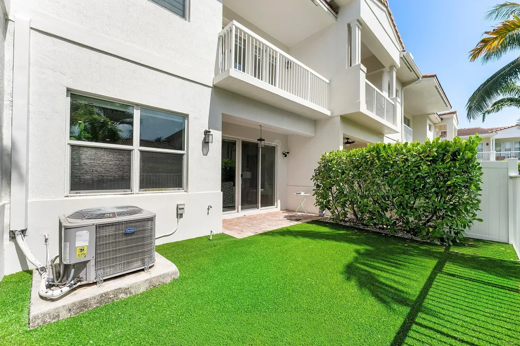 100 NW 69th Circle Boca Raton FL 33487