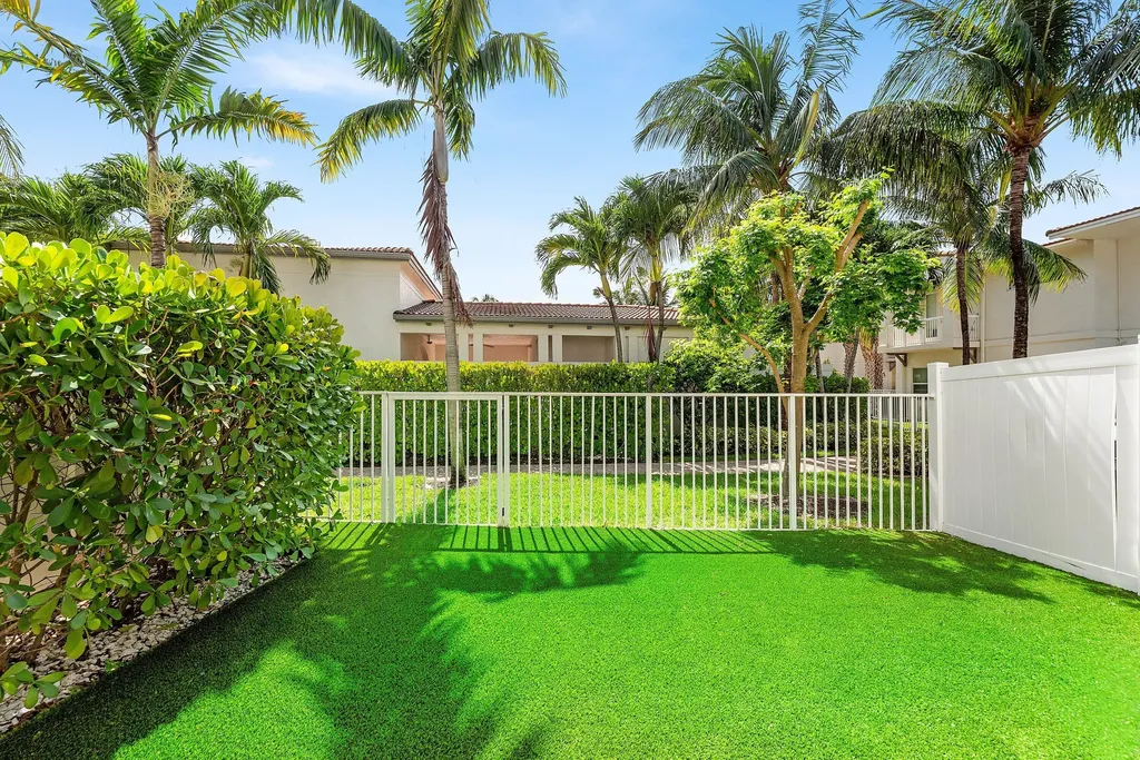100 NW 69th Circle Boca Raton FL 33487