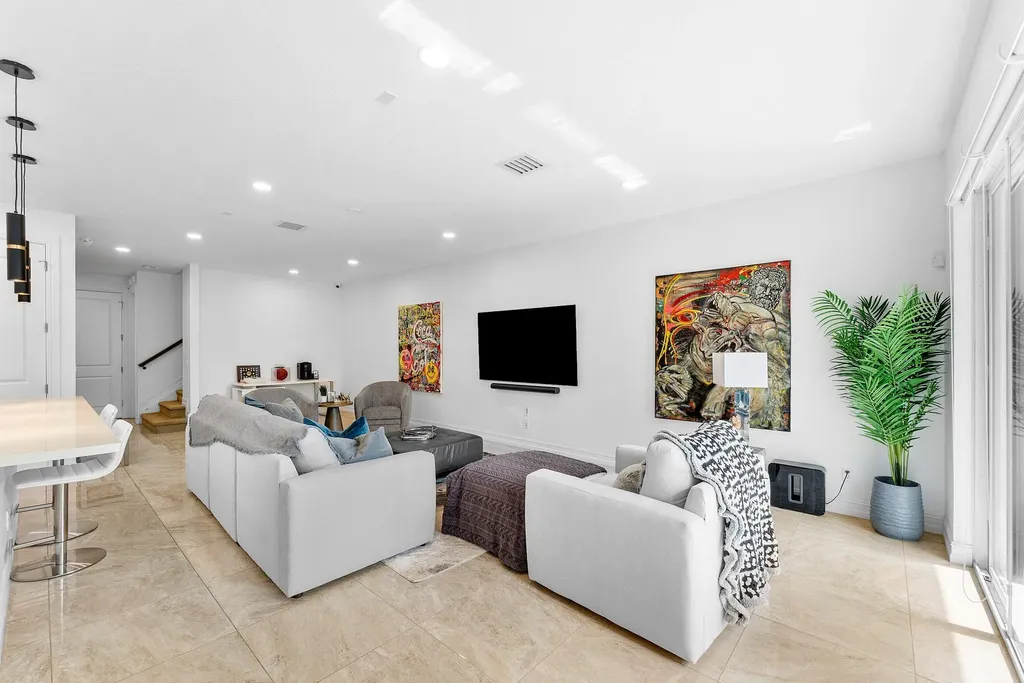 100 NW 69th Circle Boca Raton FL 33487