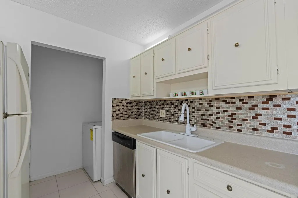 315 Cape Cod Circle Lake Worth FL 33467