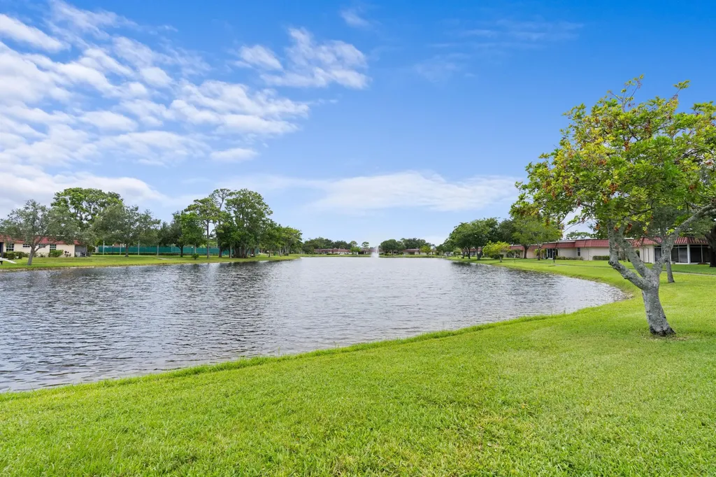 315 Cape Cod Circle Lake Worth FL 33467