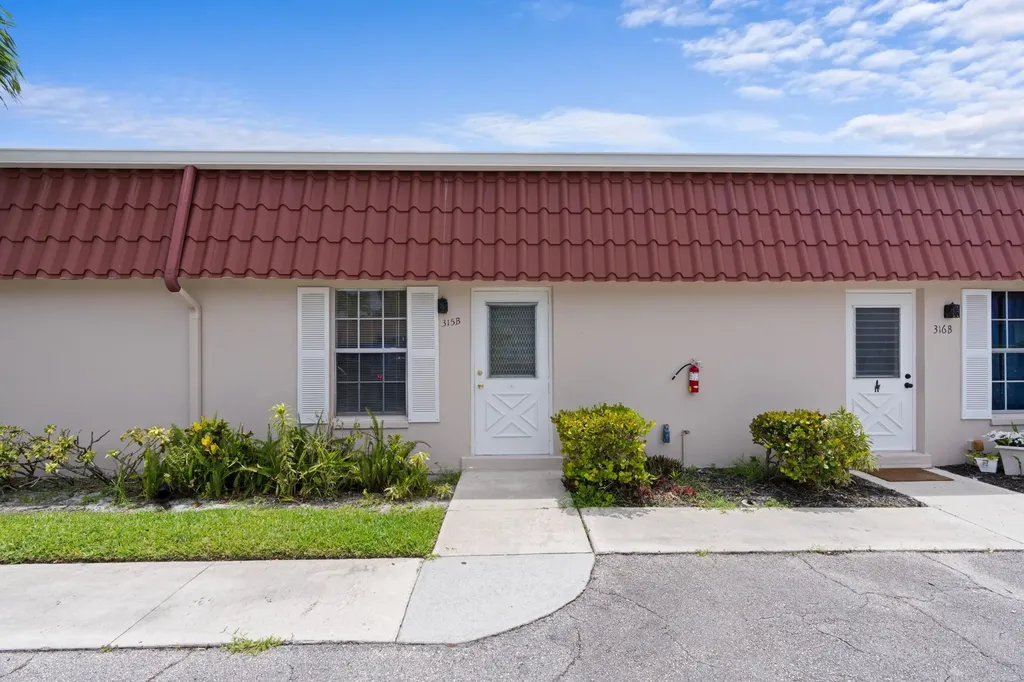 315 Cape Cod Circle Lake Worth FL 33467