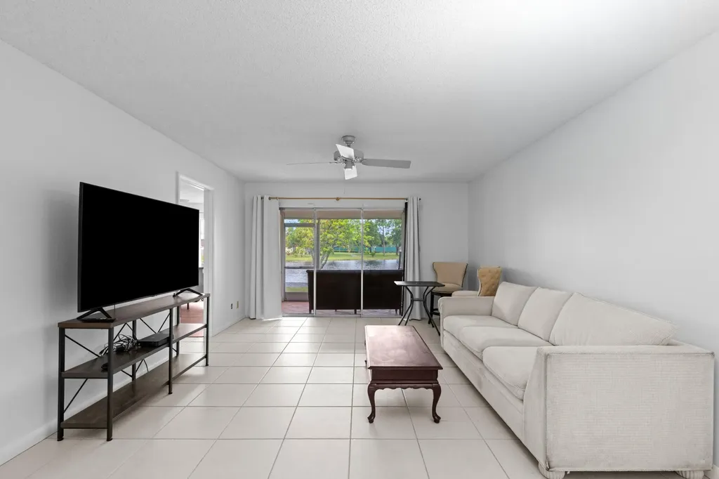 315 Cape Cod Circle Lake Worth FL 33467