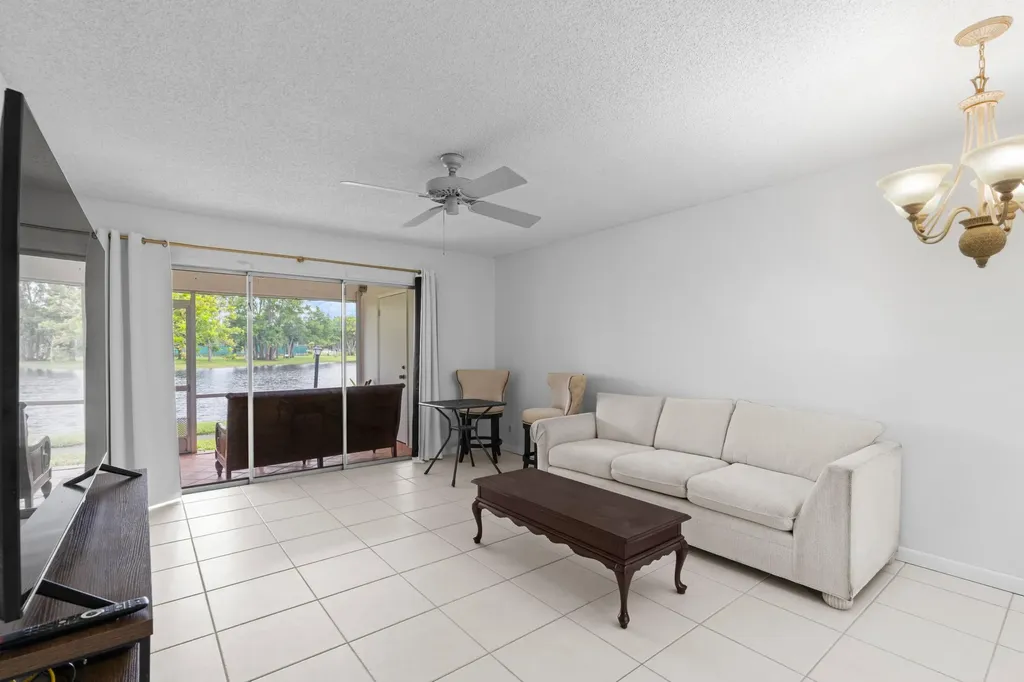 315 Cape Cod Circle Lake Worth FL 33467