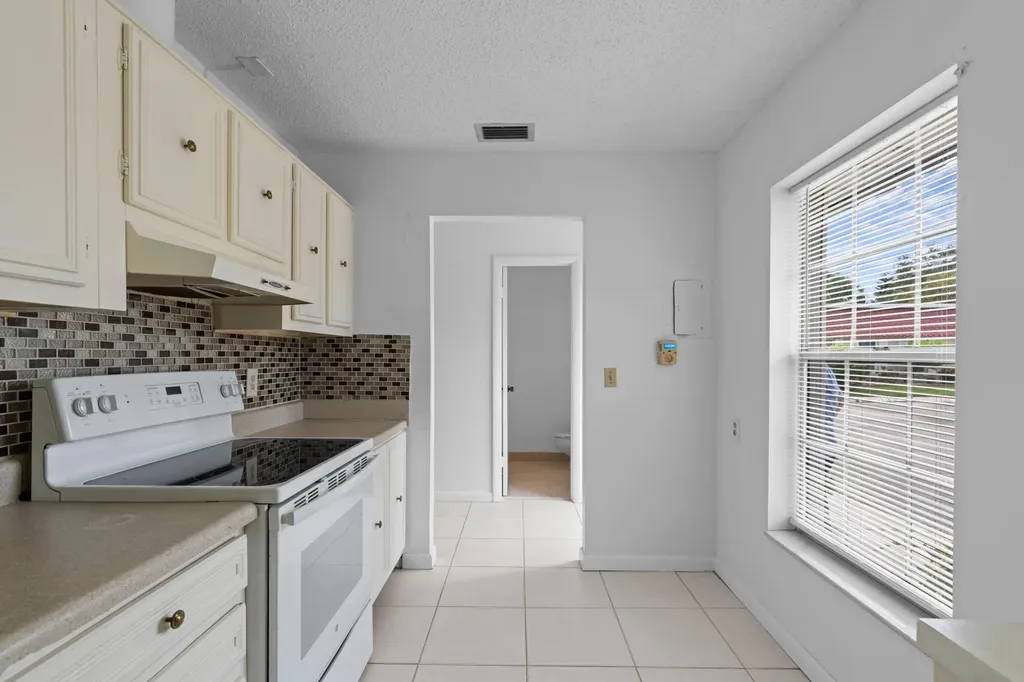315 Cape Cod Circle Lake Worth FL 33467