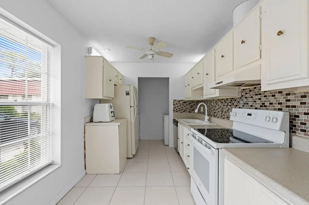 315 Cape Cod Circle Lake Worth FL 33467