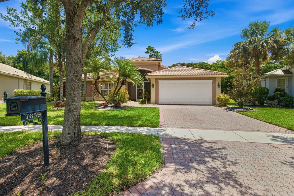7639 Tarpon Cove Circle Lake Worth FL 33467