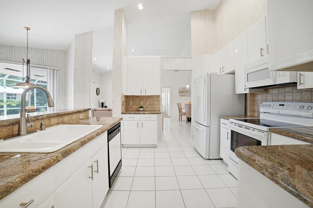 7639 Tarpon Cove Circle Lake Worth FL 33467