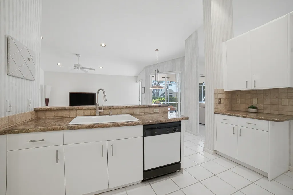 7639 Tarpon Cove Circle Lake Worth FL 33467