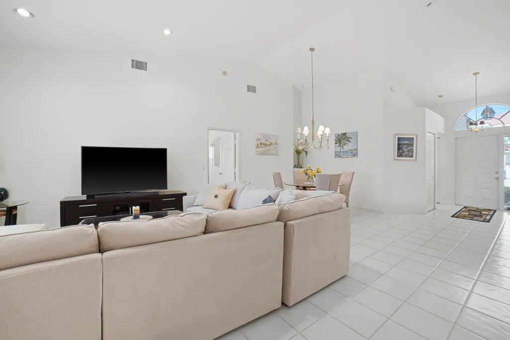7639 Tarpon Cove Circle Lake Worth FL 33467