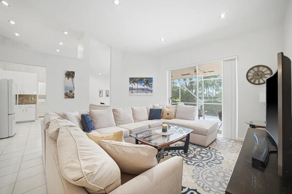 7639 Tarpon Cove Circle Lake Worth FL 33467