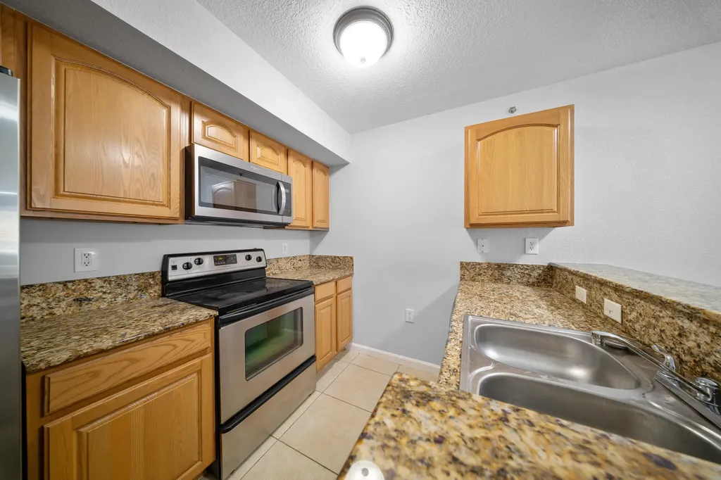231 SW Palm Drive Port St Lucie FL 34986