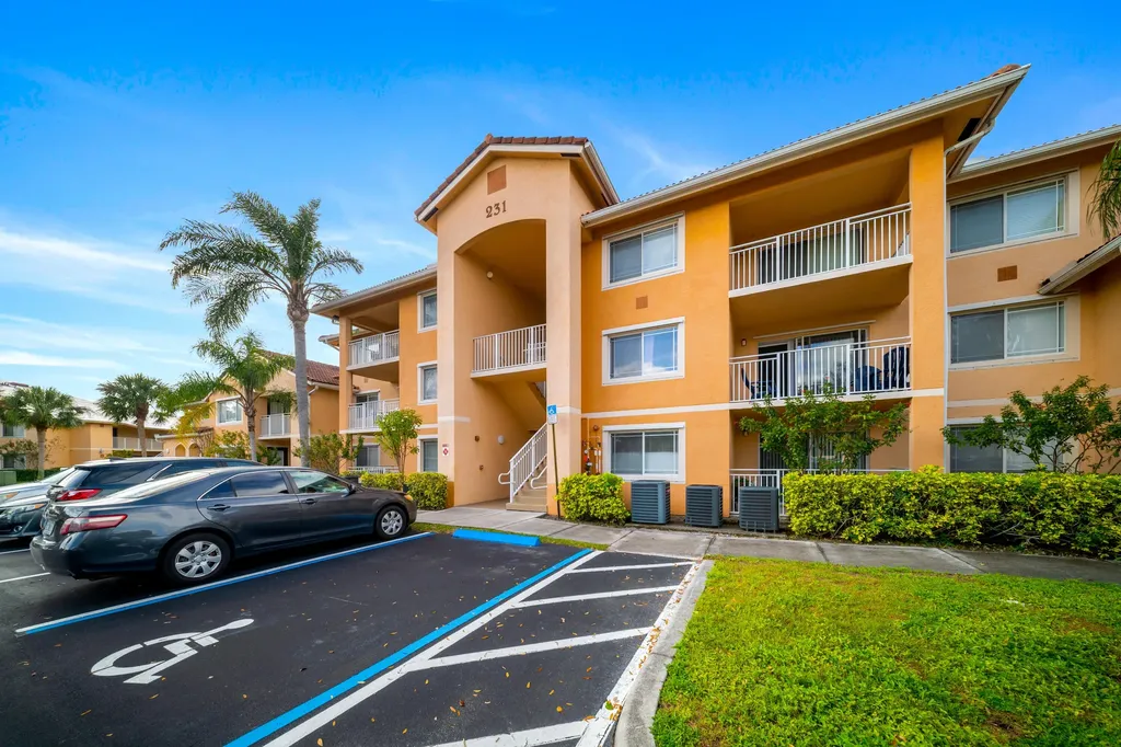231 SW Palm Drive Port St Lucie FL 34986
