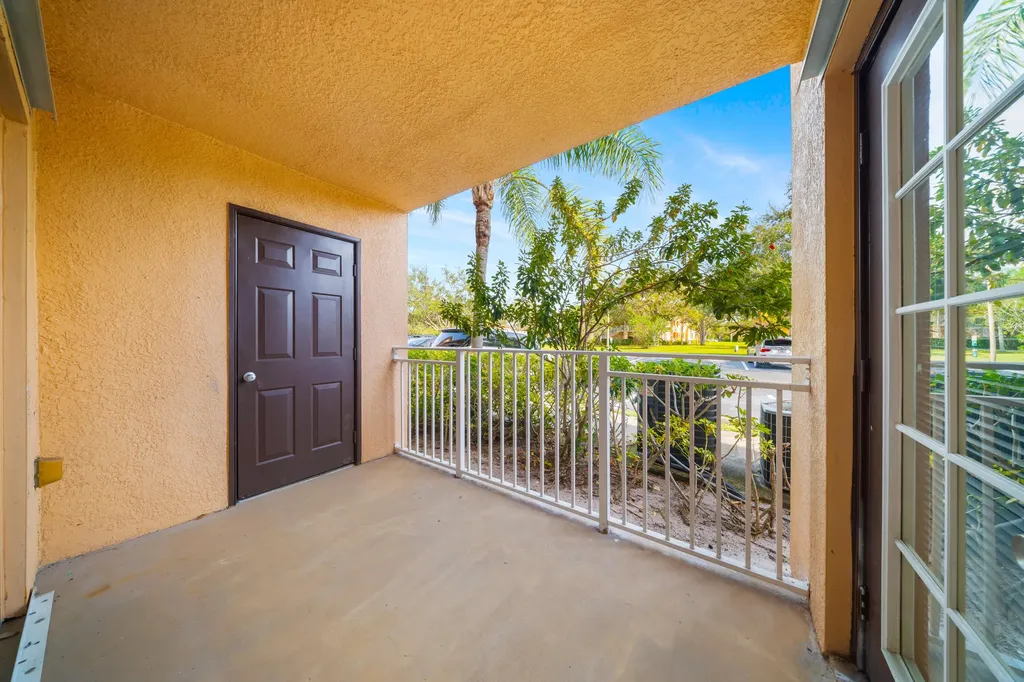 231 SW Palm Drive Port St Lucie FL 34986