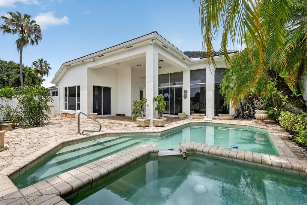 16083 Via Monteverde Delray Beach FL 33446