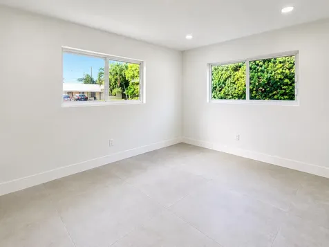 350 NE 42nd Street Oakland Park FL 33334