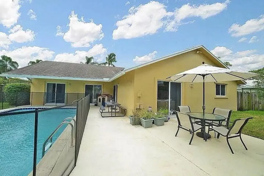 3306 NW 28th Terrace Boca Raton FL 33434