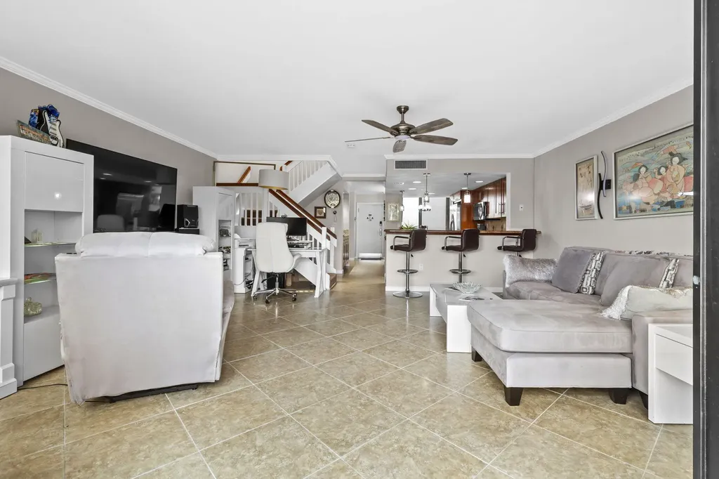 1100 SE 5th Court Pompano Beach FL 33060