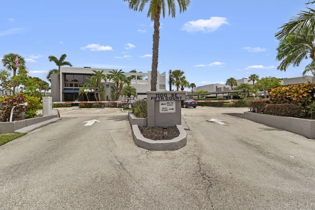 1100 SE 5th Court Pompano Beach FL 33060