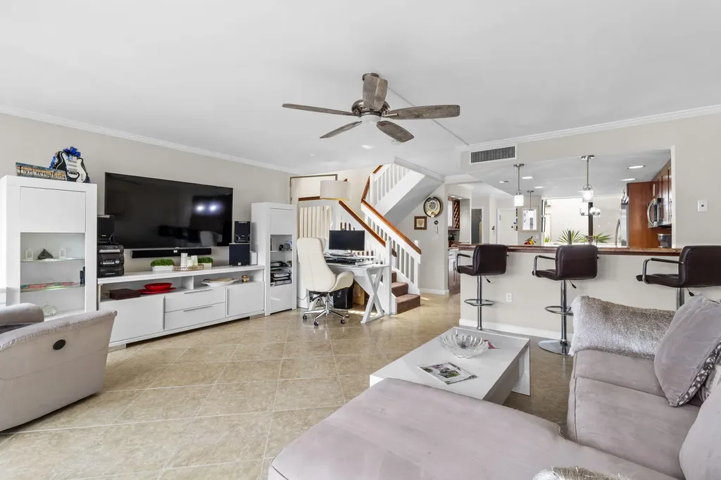 1100 SE 5th Court Pompano Beach FL 33060