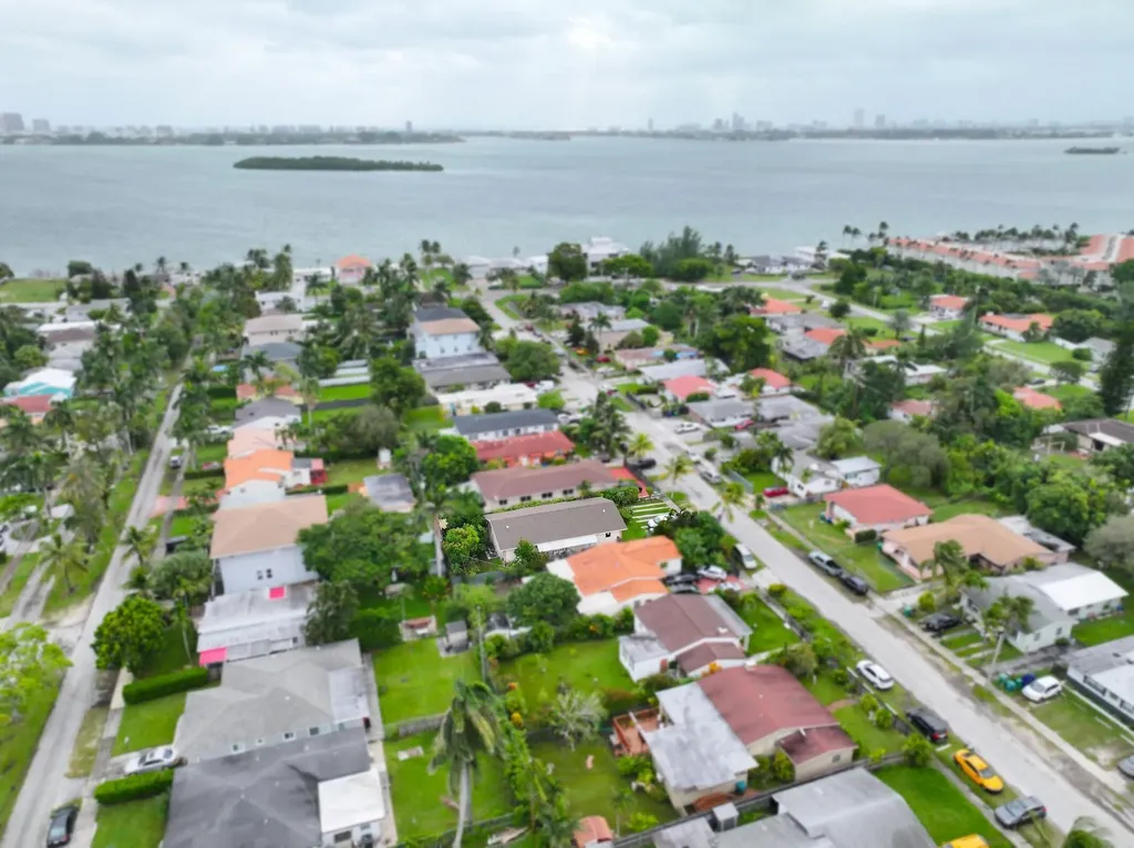 1561 NE 109th Street Miami FL 33161