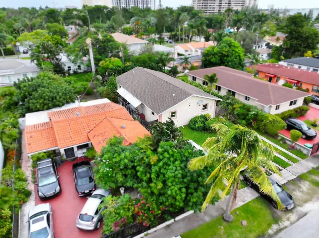 1561 NE 109th Street Miami FL 33161