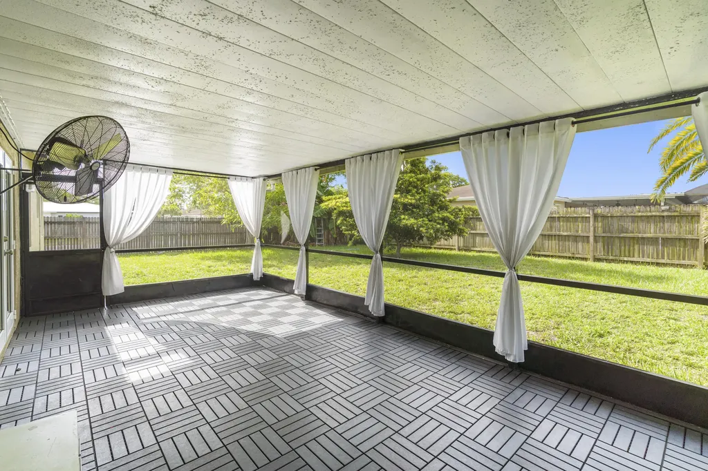 4784 Alfresco Street Boca Raton FL 33428