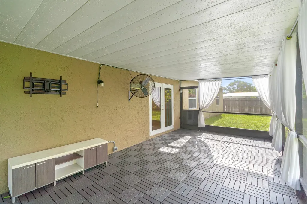 4784 Alfresco Street Boca Raton FL 33428