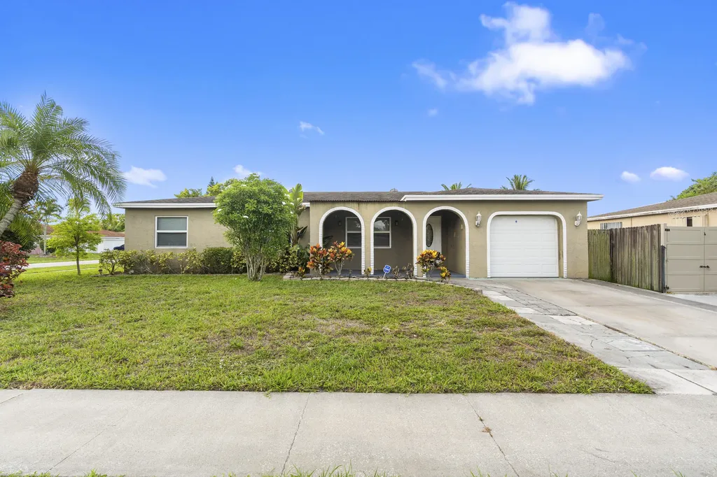4784 Alfresco Street Boca Raton FL 33428