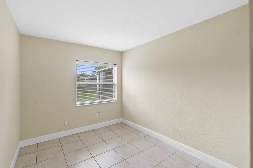 4784 Alfresco Street Boca Raton FL 33428