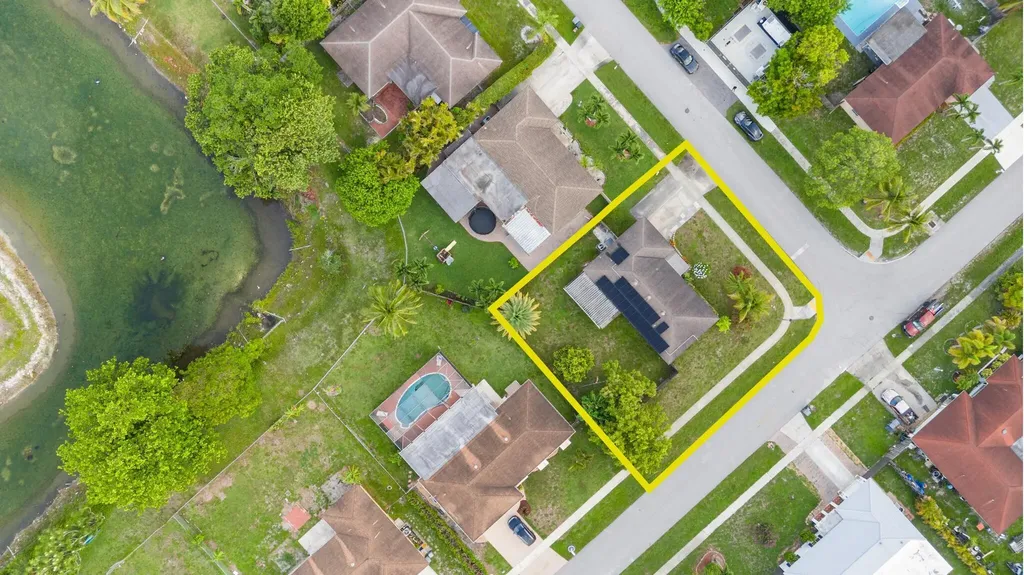 4784 Alfresco Street Boca Raton FL 33428